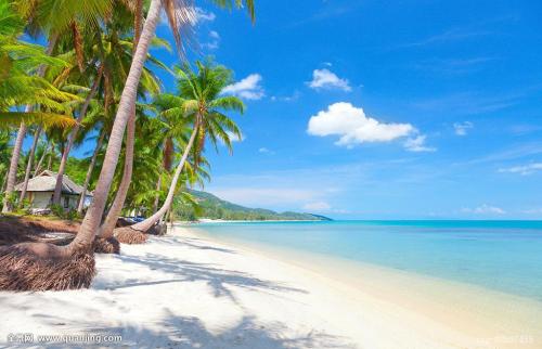 Àî¿ËÇ¿Ö÷³Ö»áÒé È·±£Å©Ãñ¹¤°´Ê±×ã¶îÄõ½±¨³ê